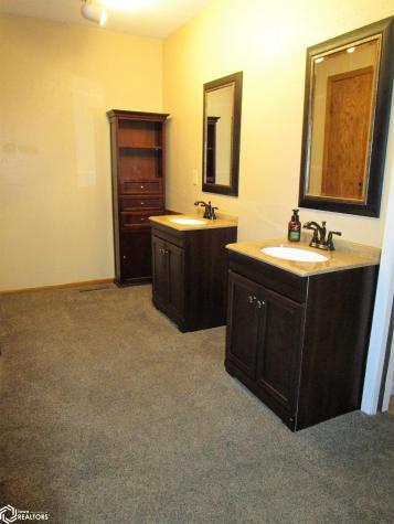 2513 Sunset Drive Iowa Falls IA 50126