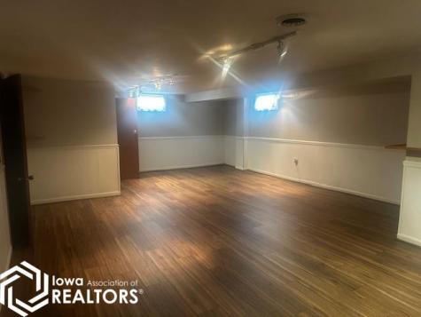 509 SW 2nd Street SW Britt IA 50423