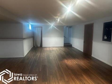 509 SW 2nd Street SW Britt IA 50423