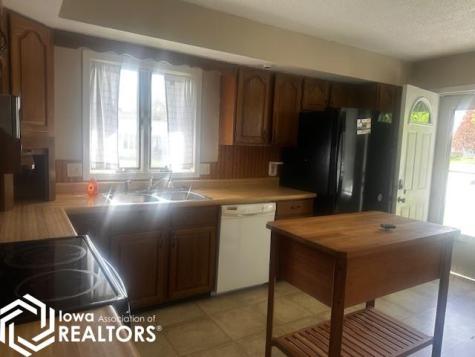 509 SW 2nd Street SW Britt IA 50423