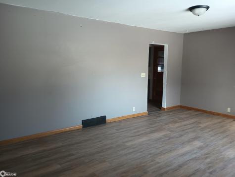 409 6th Street SW Hampton IA 50441