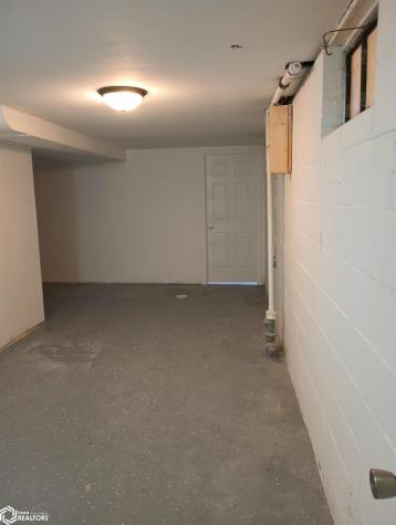 409 6th Street SW Hampton IA 50441