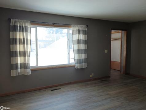 409 6th Street SW Hampton IA 50441