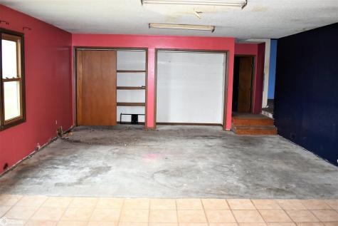 1614 Commercial Iowa Falls IA 50126