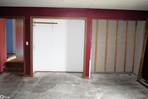 1614 Commercial Iowa Falls IA 50126