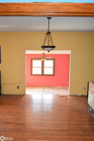 1614 Commercial Iowa Falls IA 50126