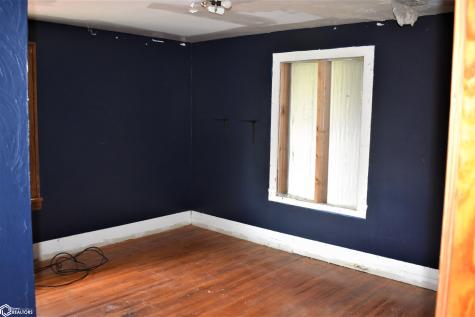 1614 Commercial Iowa Falls IA 50126