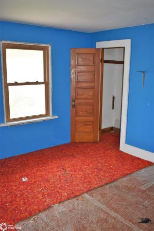 1614 Commercial Iowa Falls IA 50126