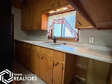 613 3rd Avenue SW Britt IA 50423