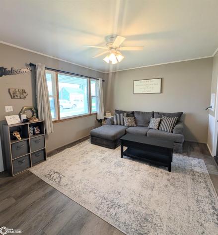 611 7th Street SW Hampton IA 50441