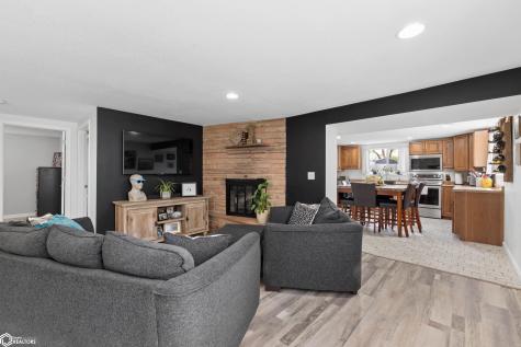 6 N 16th Street Clear Lake IA 50428