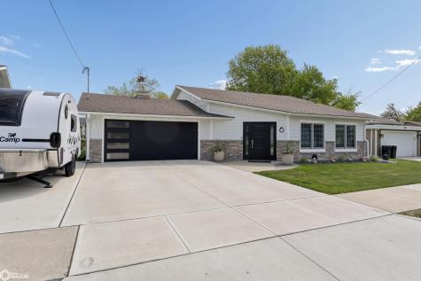 6 N 16th Street Clear Lake IA 50428