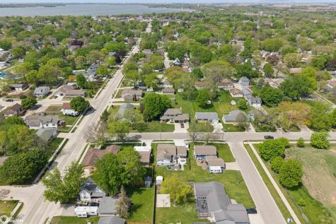 6 N 16th Street Clear Lake IA 50428