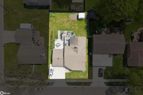 6 N 16th Street Clear Lake IA 50428