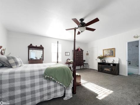 1424 Lemon Avenue Hampton IA 50441
