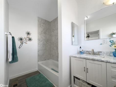 1424 Lemon Avenue Hampton IA 50441