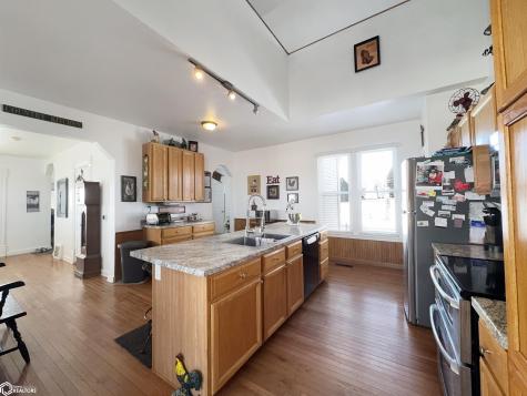 1424 Lemon Avenue Hampton IA 50441