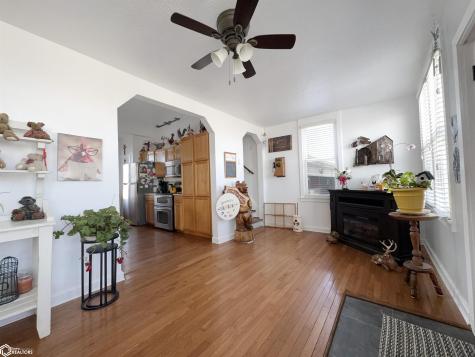 1424 Lemon Avenue Hampton IA 50441