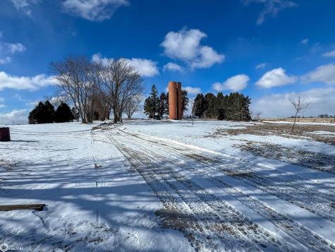 1424 Lemon Avenue Hampton IA 50441