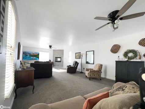 1424 Lemon Avenue Hampton IA 50441