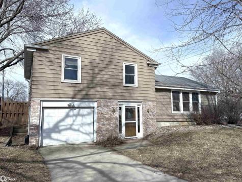 1304 2nd Street NW Mason City IA 50401