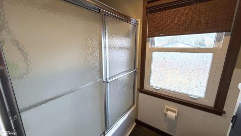 1304 2nd Street NW Mason City IA 50401