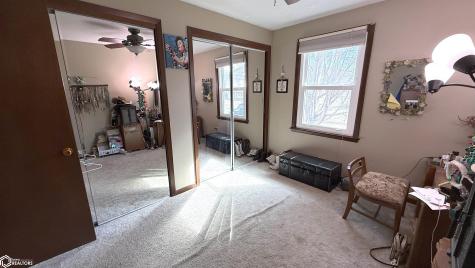 1304 2nd Street NW Mason City IA 50401