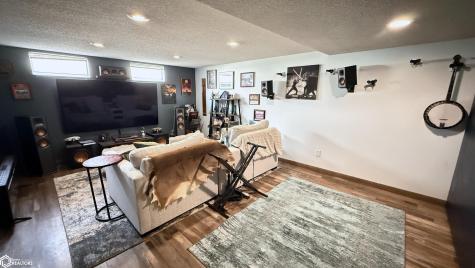 1304 2nd Street NW Mason City IA 50401