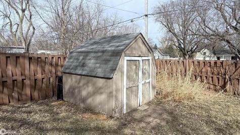 1304 2nd Street NW Mason City IA 50401