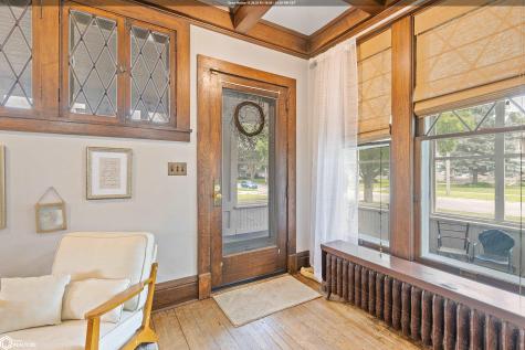 128 10th Street NW Mason City IA 50401