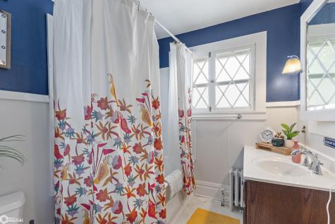 128 10th Street NW Mason City IA 50401