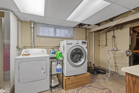 128 10th Street NW Mason City IA 50401