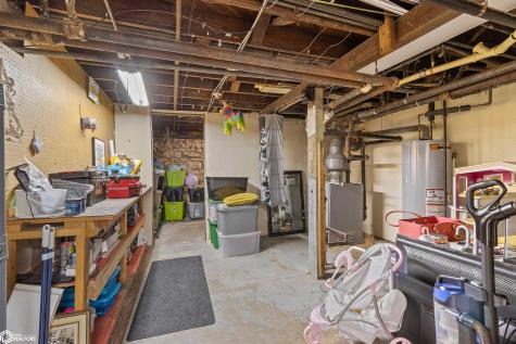 128 10th Street NW Mason City IA 50401