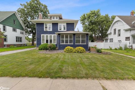 128 10th Street NW Mason City IA 50401