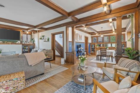 128 10th Street NW Mason City IA 50401