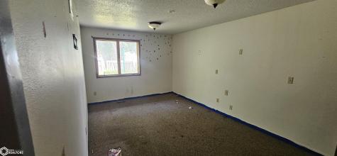 825 S 7th Street Forest City IA 50436