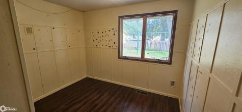 825 S 7th Street Forest City IA 50436