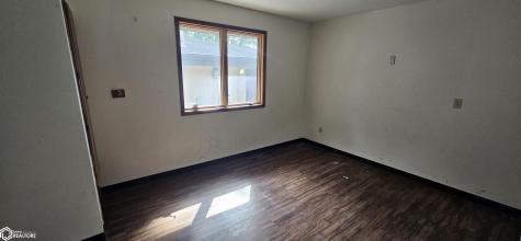 825 S 7th Street Forest City IA 50436