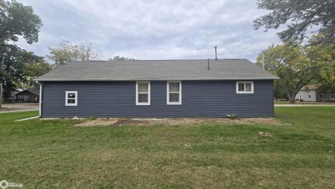 502 N Western Street Lake Mills IA 50450