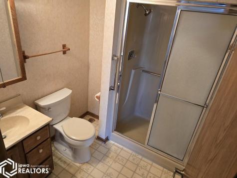 1973 S Carolina Avenue Mason City IA 50401-5309