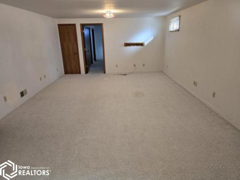 1973 S Carolina Avenue Mason City IA 50401-5309