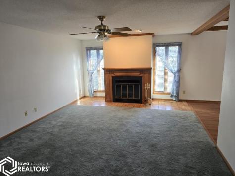1973 S Carolina Avenue Mason City IA 50401-5309
