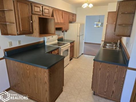 1973 S Carolina Avenue Mason City IA 50401-5309