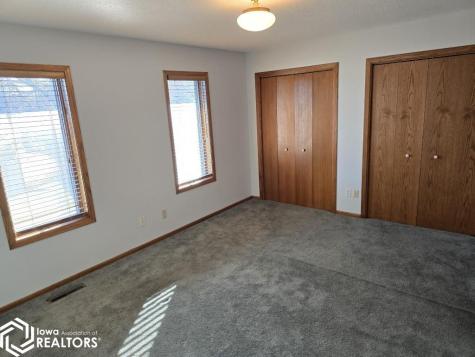 1973 S Carolina Avenue Mason City IA 50401-5309