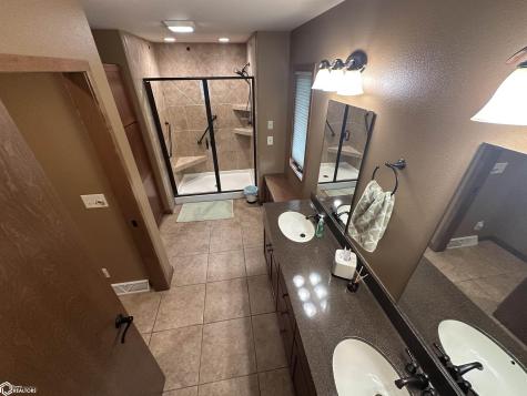 2189 Hancock Avenue Clarion IA 50525