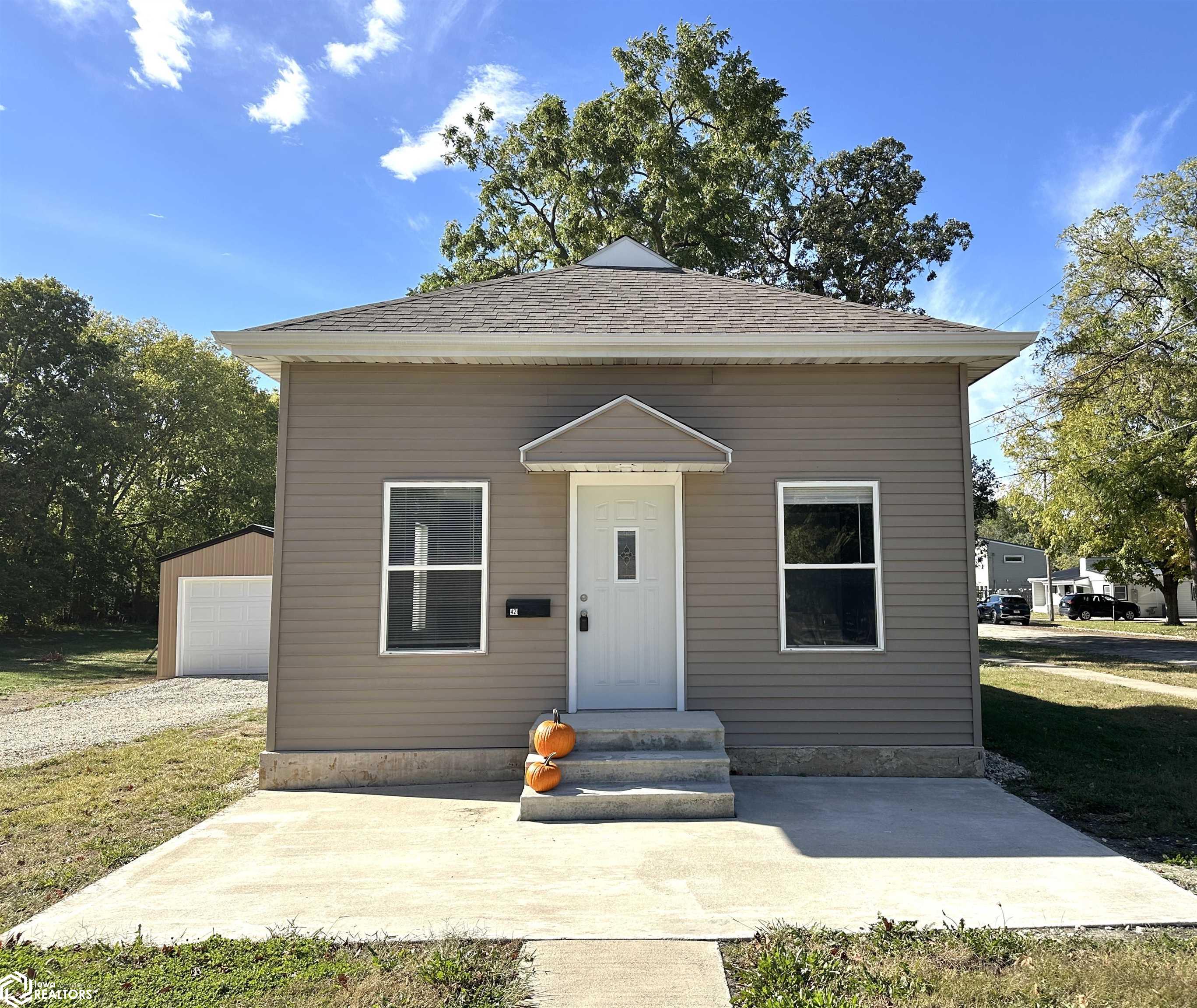 421 Cedar Iowa Falls IA 50126