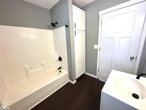 421 Cedar Iowa Falls IA 50126