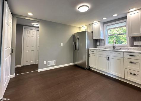 421 Cedar Iowa Falls IA 50126