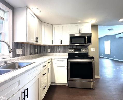 421 Cedar Iowa Falls IA 50126