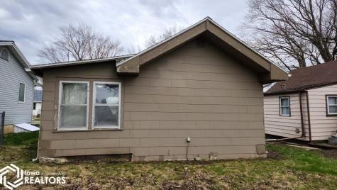 428 29th Street SW Mason City IA 50401